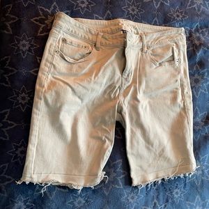 American eagle Bermuda shorts size 16